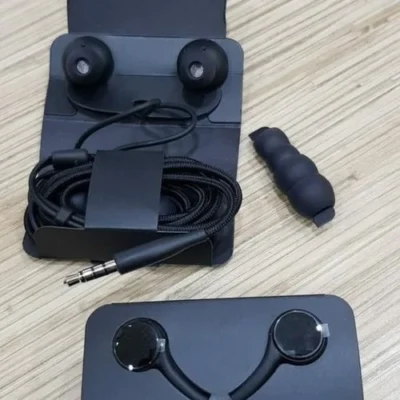 SK-300 SUPERB BASS EARPHONES- WITH TWO EXTRA EARPLUGS PAIR - ONE HANDSFREE - Image 2
